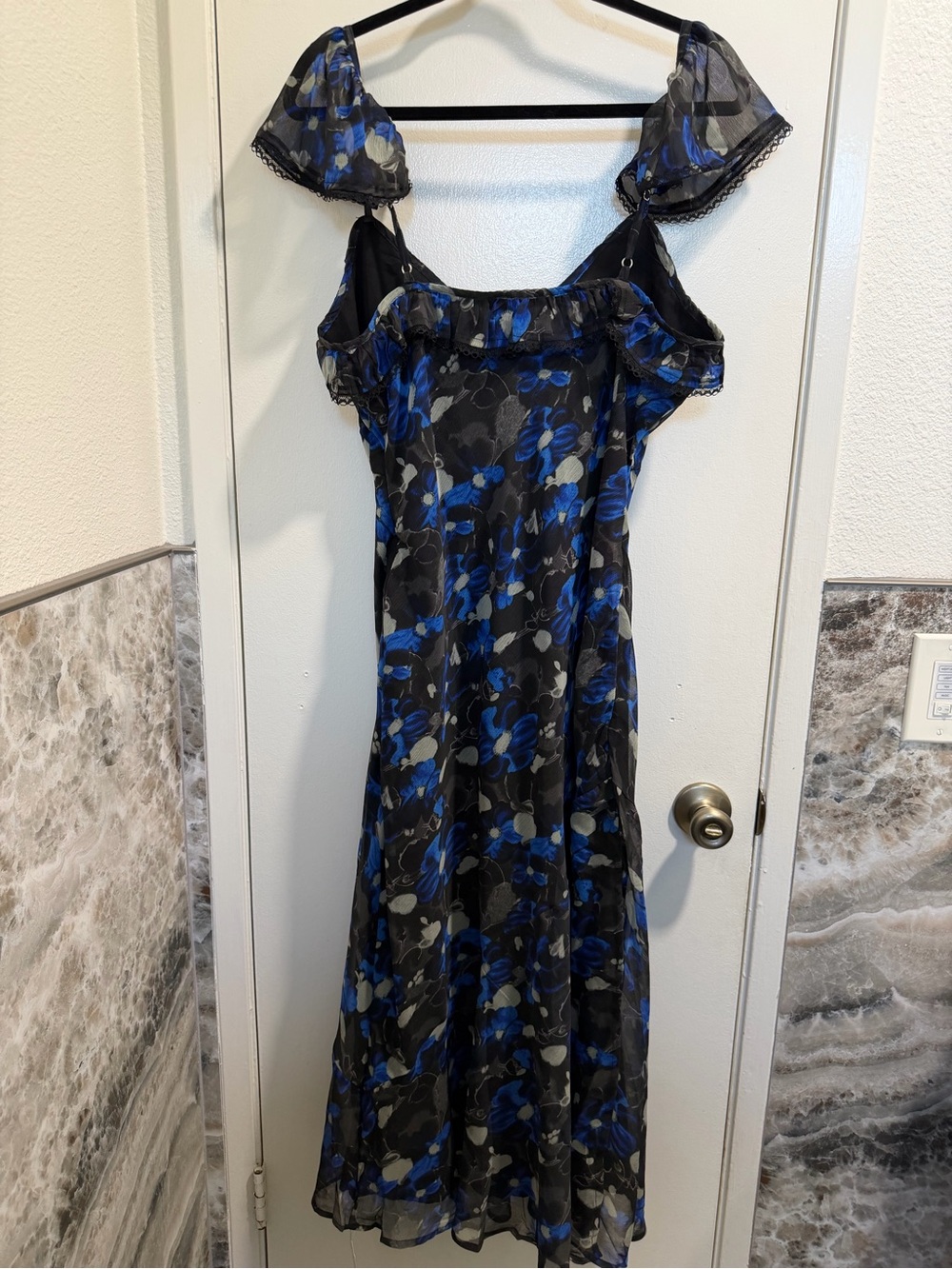 NWT Nasty Gal Blue Floral Chiffon Lace Trim Maxi Dress Size 10 - Picture 2 of 5